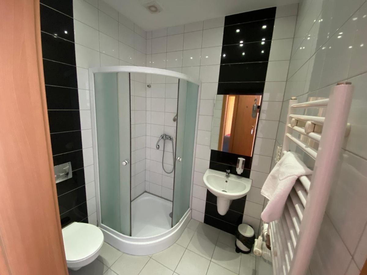 Hotel Tequila Międzyrzecz Buitenkant foto